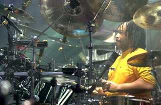 Carter Beauford on the drums!